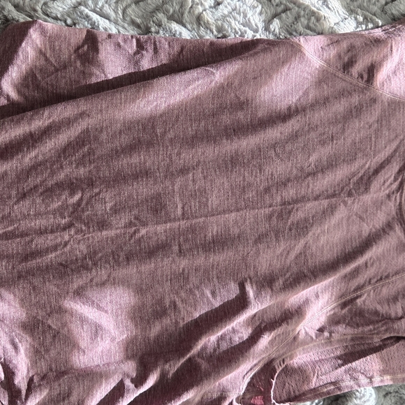 Lulu lemon t shirt in lavender - Picture 4 of 4